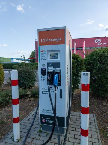Foto der Ladeeinrichtung Pfalzwerke AG, Kurt-Hebach-Straße 0, 55252 Wiesbaden