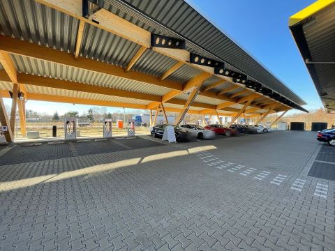 Foto der Ladeeinrichtung Tesla Germany GmbH