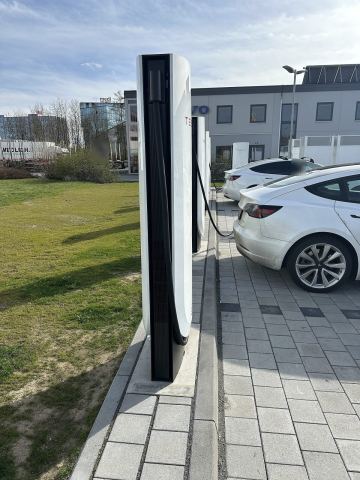 Foto der Ladeeinrichtung Tesla Germany GmbH, Christian-Ritter-von-Langheinrich-Straße 4, 95448 Bayreuth